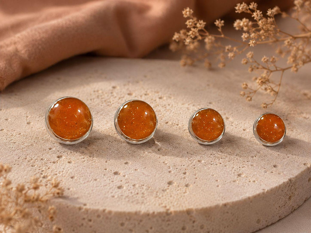 Handgemachte Ohrstecker Orange Glitzer | Polymer Clay Stecker | Minimalistischer Sommerschmuck | Geschenk für Sie | Solaria