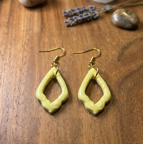 Handgemachte Ohrringe Pastellgelb | Polymer Clay Hängeohrringe | Eleganter Sommerschmuck Damen | Geschenk für Frauen | Lemon Sorbet