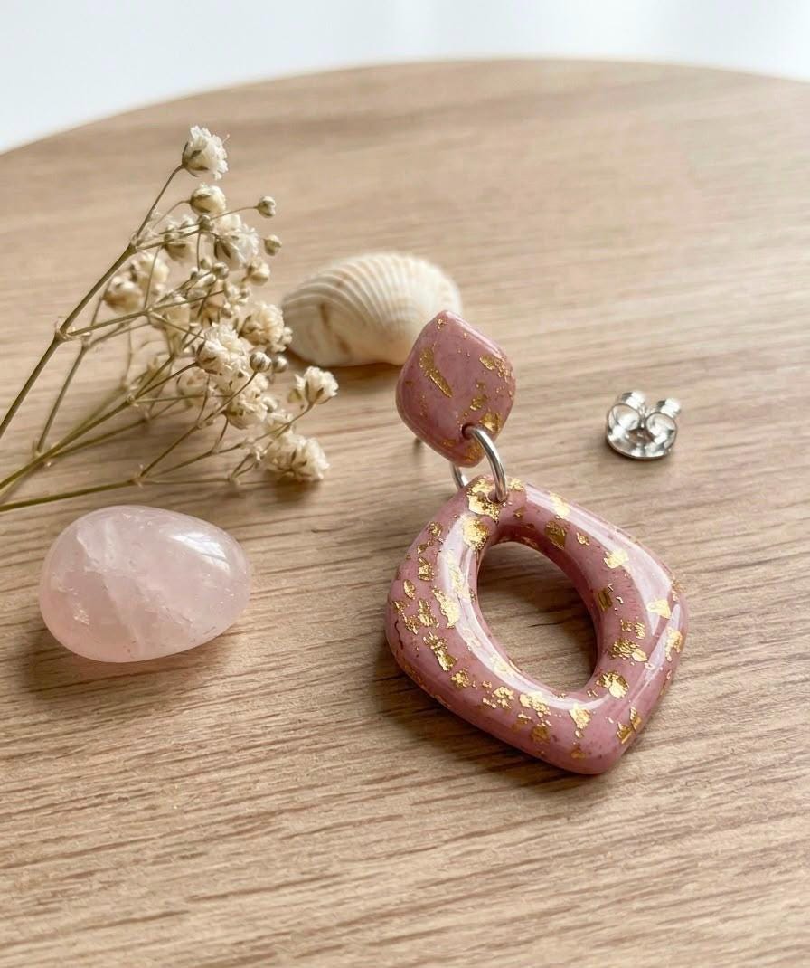 Handgemachte Ohrringe Rosa Gold | Polymer Clay Hängeohrringe | Romantischer Vintage Schmuck Damen | Geschenk Frau | Vintage Blush