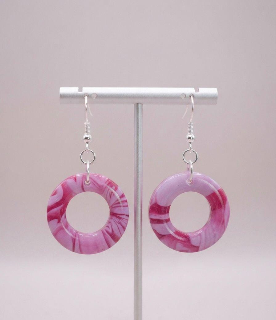 Handgemachte Ohrringe Rosa | Polymer Clay Ohrhänger | Statement Schmuck | Marmor Ohrringe Damen | Marble Orbit