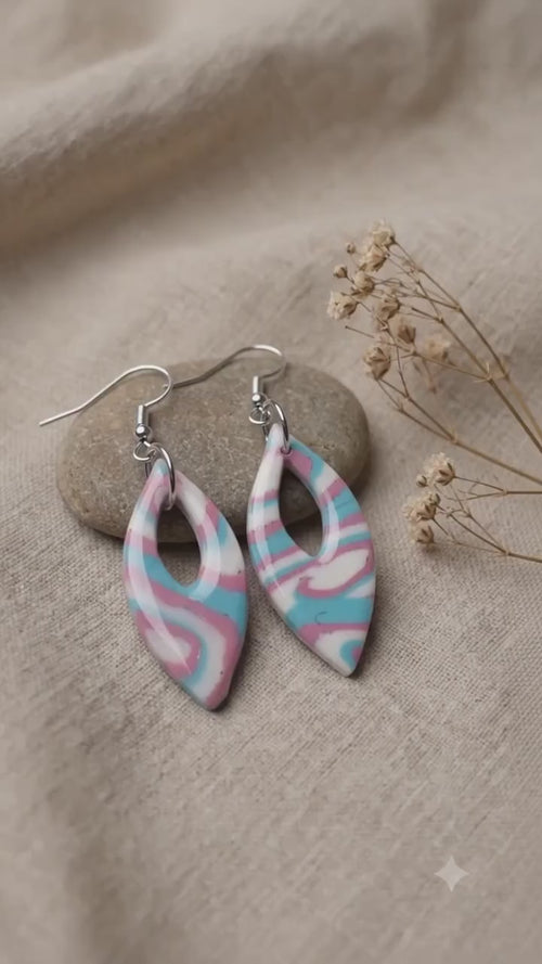 Handgemachte Ohrringe Pastell Rosa Türkis | Polymer Clay Hängeohrringe | Leichter Sommerschmuck Damen | Geschenk für Frauen | Sugar Waves